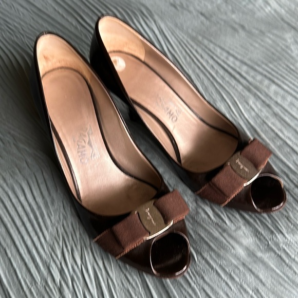 Ferragamo Heel - Picture 1 of 3